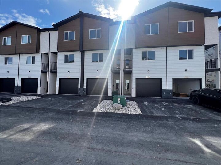 Property Photo:  591 Washington Avenue  MB R2K 1M1 