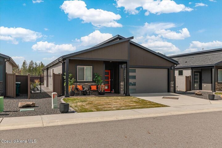 Property Photo:  13986 N Rainier Loop  ID 83858 