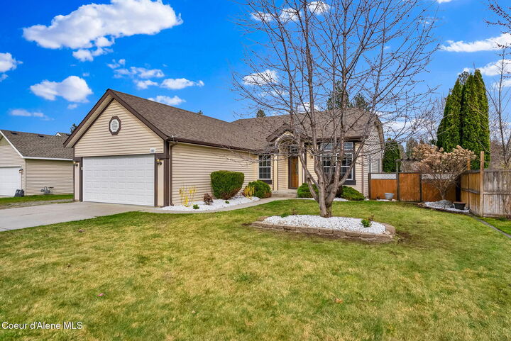 Property Photo:  6940 N Eperiver Ln  ID 83815 