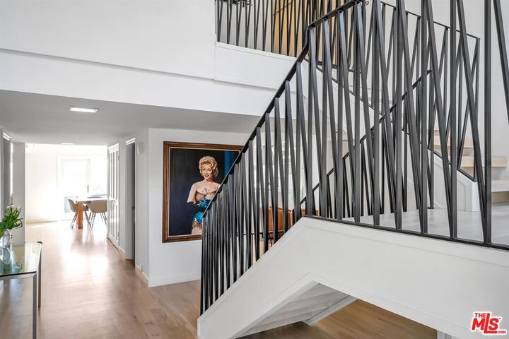 Property Photo:  2324 Banyan Dr  CA 90049 