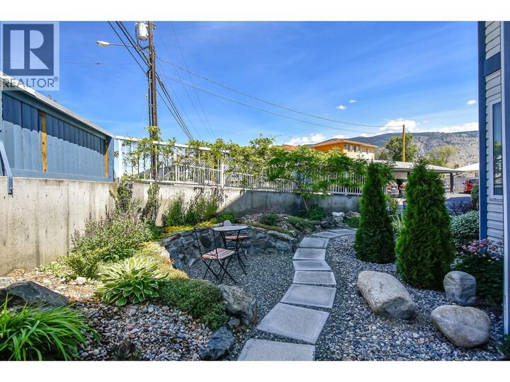 Property Photo: 4801 89th Street 102 BC V0H 1V0