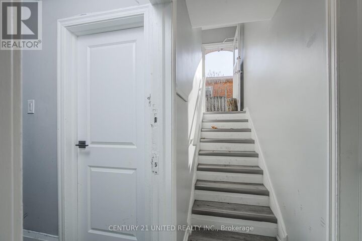 Property Photo:  99 Haig Street Unit 2  ON L2R 7G6 