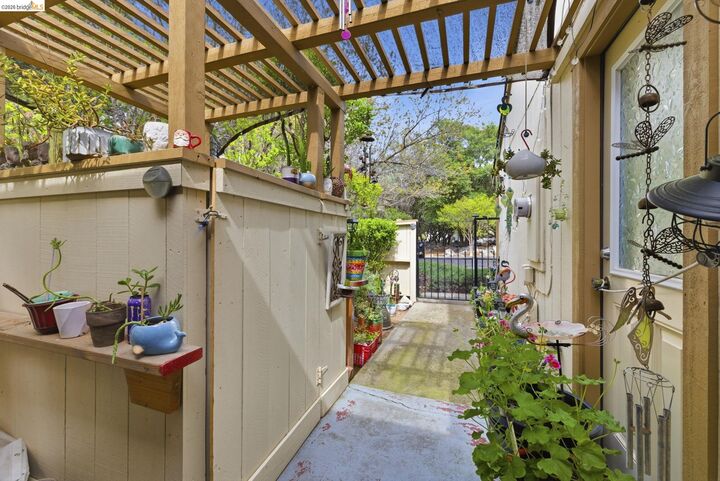 Property Photo:  23685 Marble Quarry Rd 8  CA 95310 