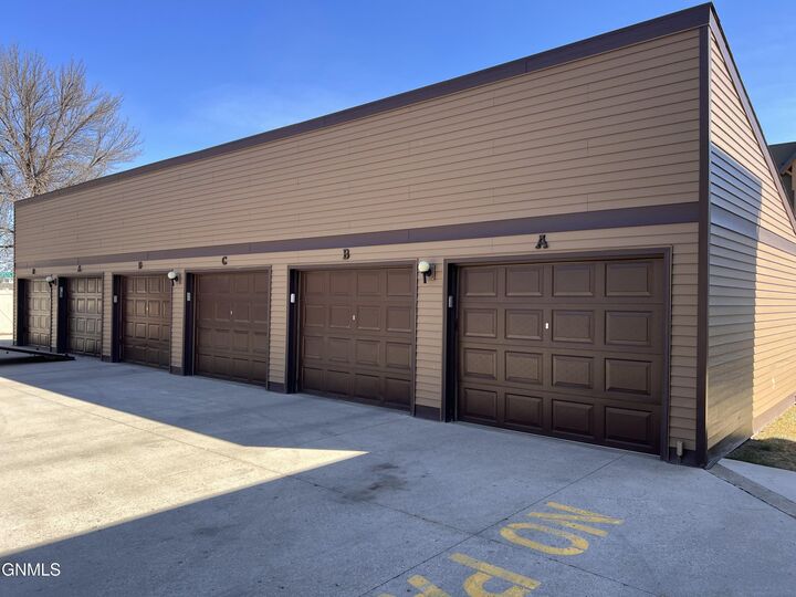 Property Photo:  2877 Warwick Loop D  ND 58504 