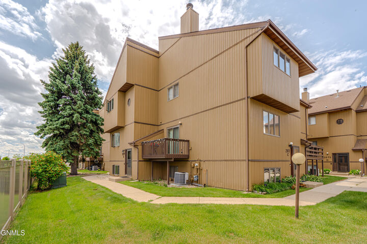 Property Photo: 2877 Warwick Loop D ND 58504