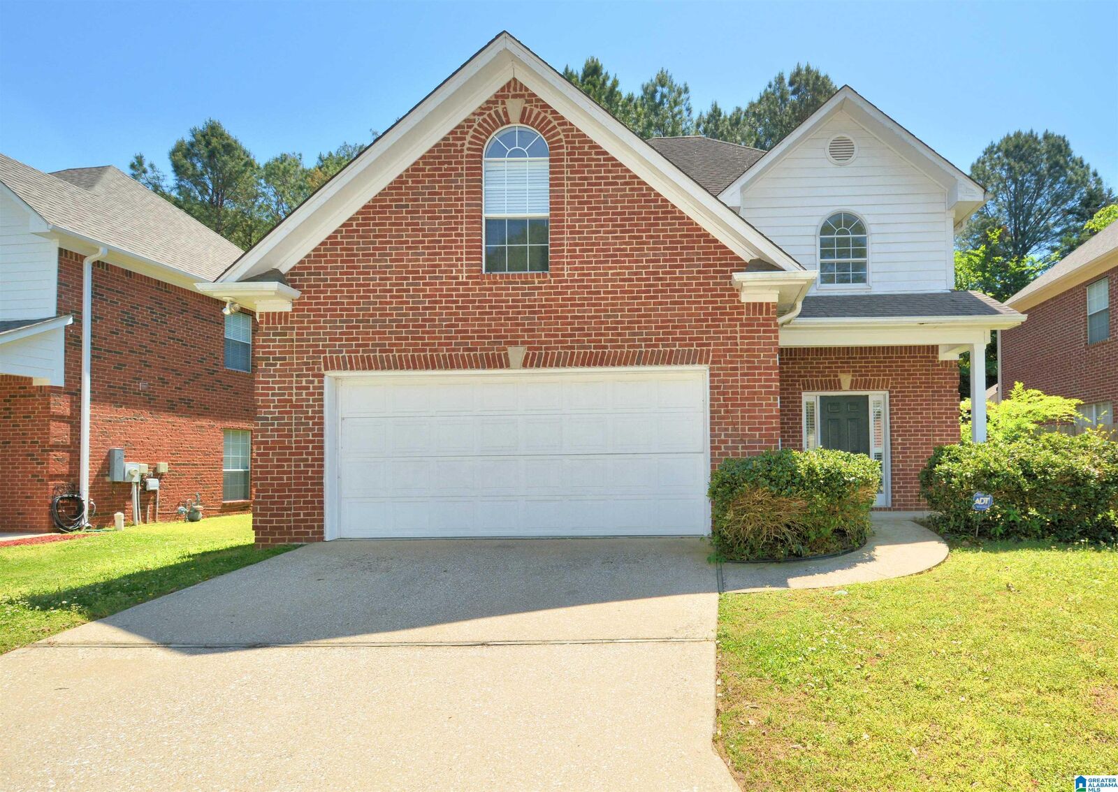 Property Photo:  817 Castlemaine Court  AL 35226 