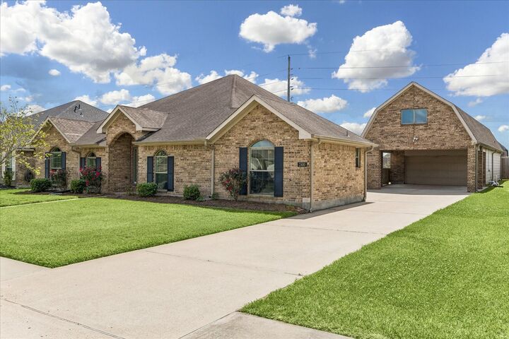 Property Photo:  2410 Arabian Trail  TX 77578 