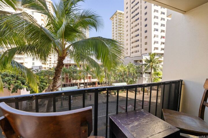 Property Photo:  2425 Kuhio Avenue 404  HI 96815 
