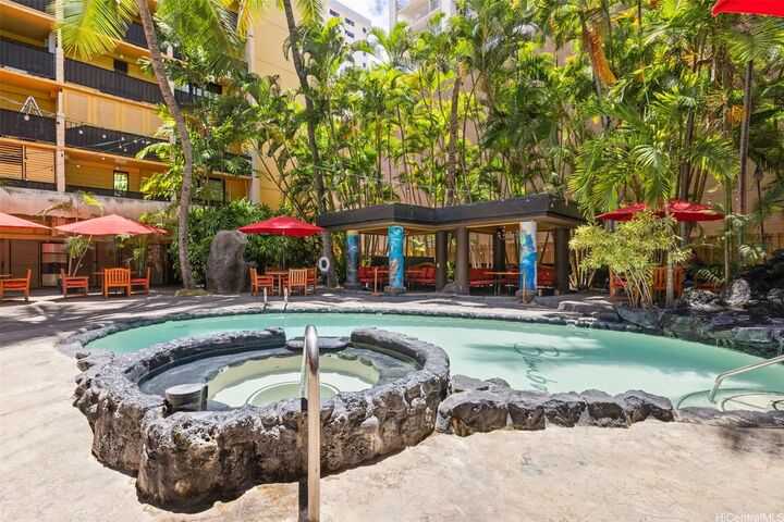 Property Photo:  2425 Kuhio Avenue 404  HI 96815 