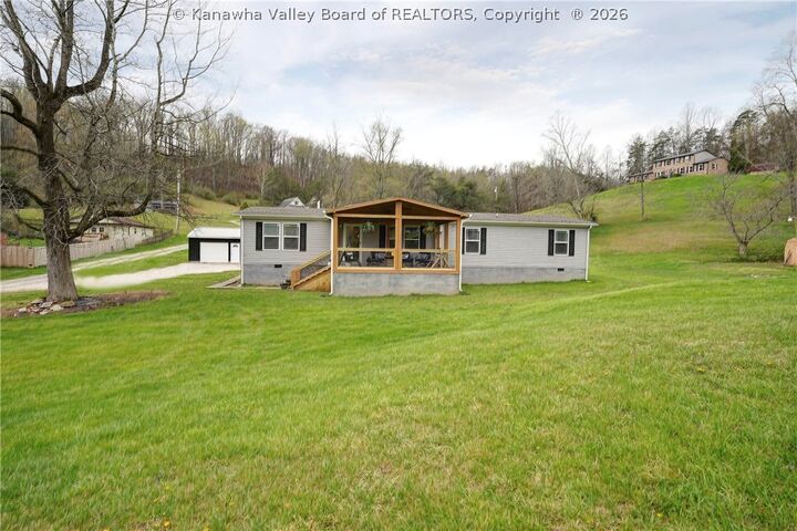 Property Photo:  28 Crescent Drive  WV 25560 