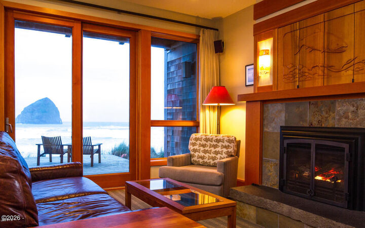 Property Photo:  33000 Cape Kiwanda Dr, Unit 5, Wk 28  OR 97135 