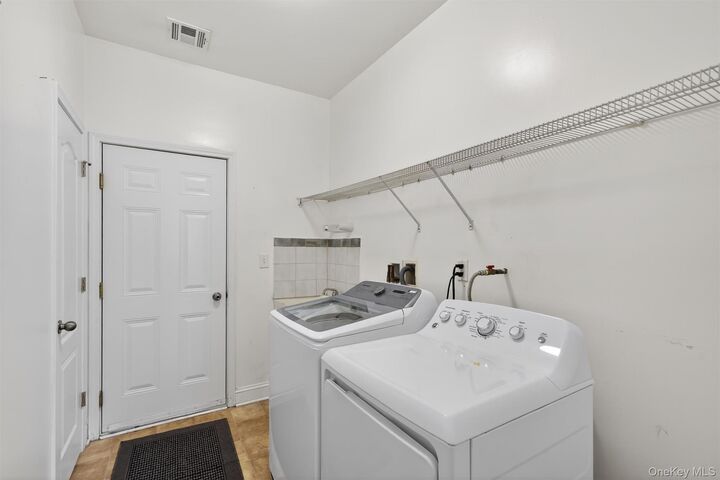 Property Photo:  10 Cyprus Drive  NY 10940 