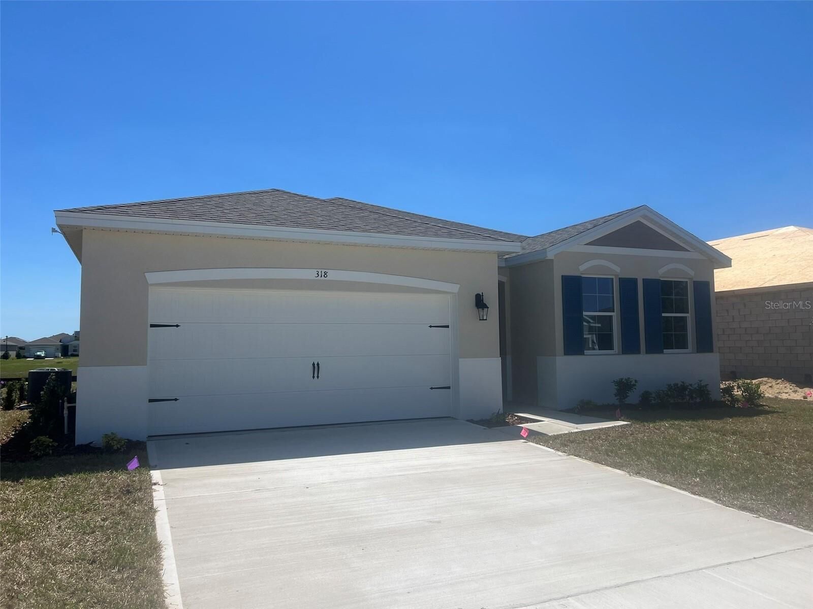 Property Photo:  318 Bracer Way  FL 32174 