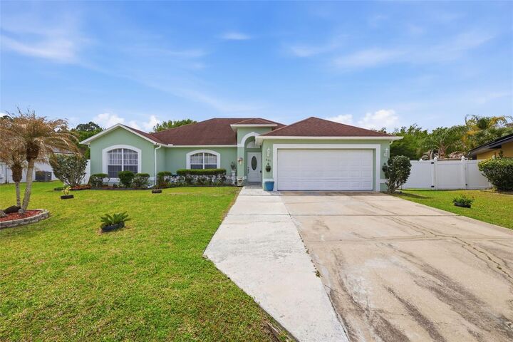 Property Photo: 641 Dromedary Court FL 34759