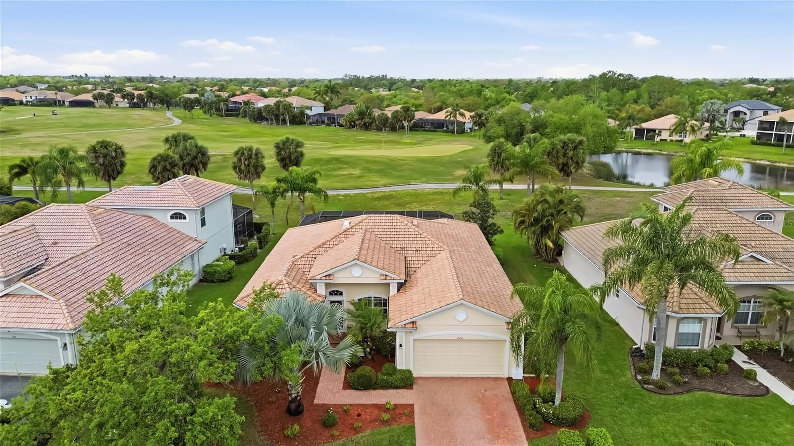 Property Photo: 226 Heritage Isles Way FL 34212