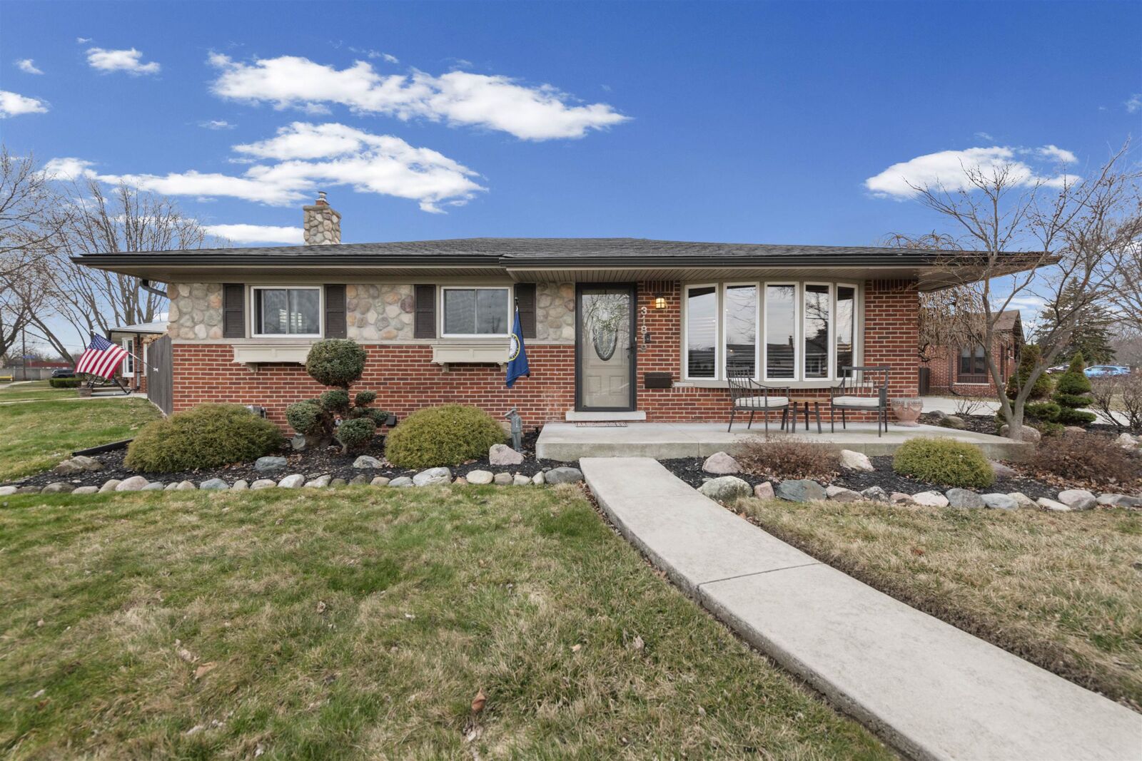 Property Photo:  31819 Tanglewood Street  MI 48082 