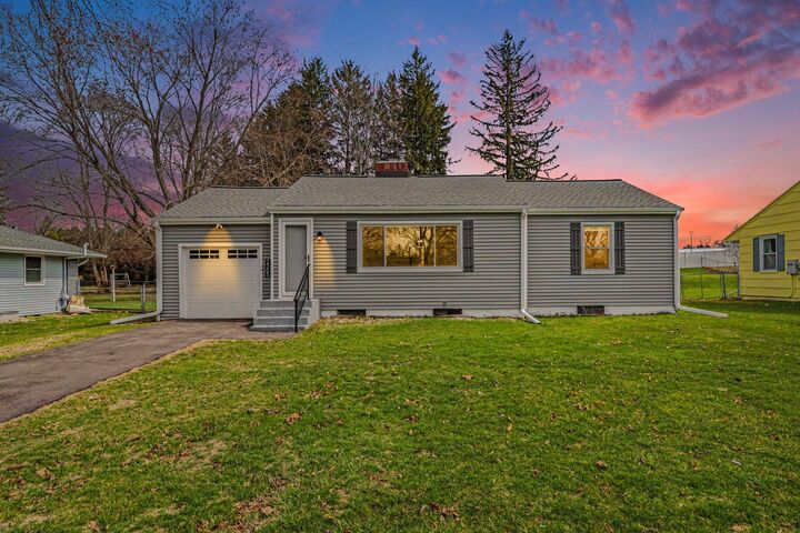 Property Photo:  2305 Maple Drive  MI 49203 