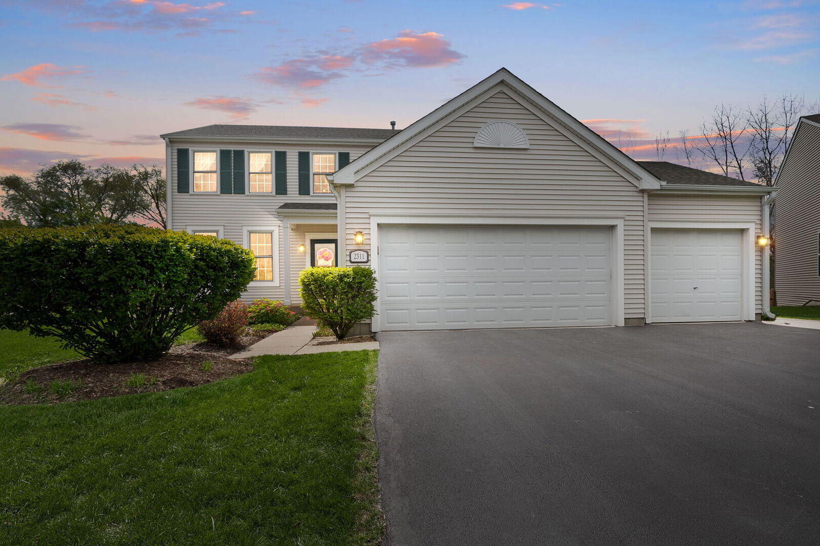 Property Photo:  2311 W Cascade Circle  IL 60073 