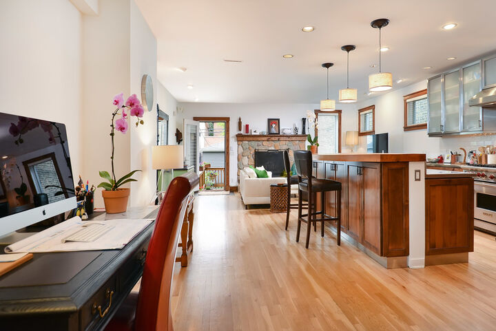 Property Photo:  2317 N Greenview Avenue  IL 60614 