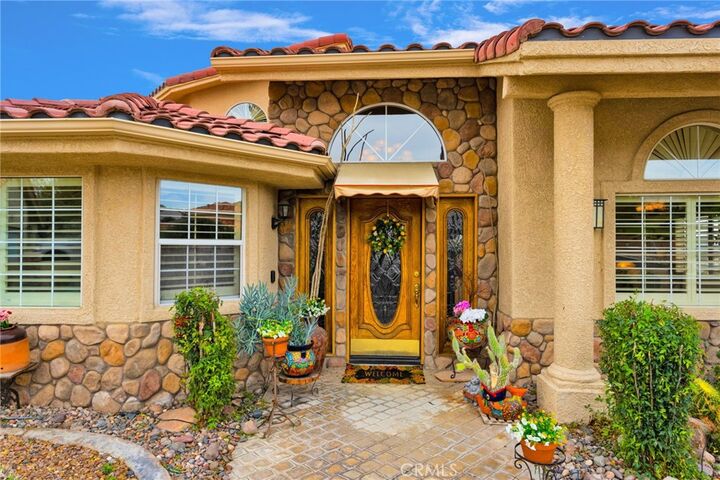 Property Photo:  17662 Ridge View Court  CA 92307 