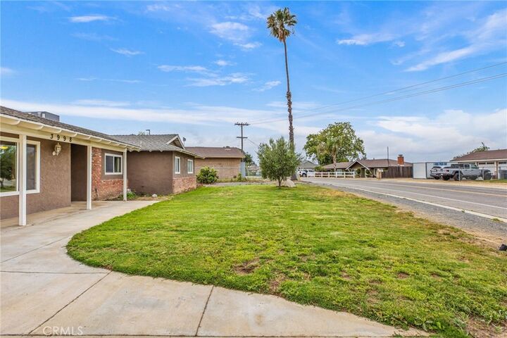 Property Photo: 3998 Bluff CA 92860