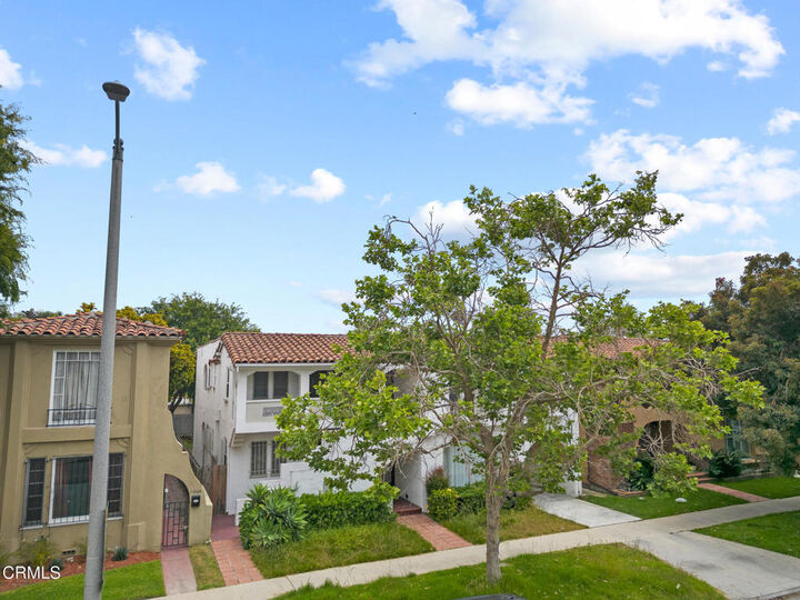 Property Photo:  1018 S Crescent Heights Boulevard  CA 90035 