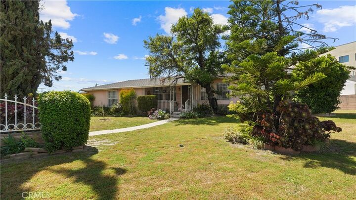 Property Photo:  12600 Vanowen  CA 91605 