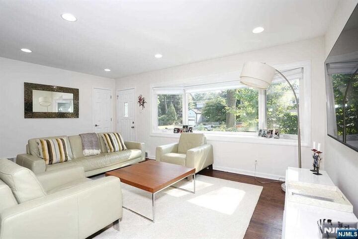 Property Photo:  11 Evans Road  NJ 07626 