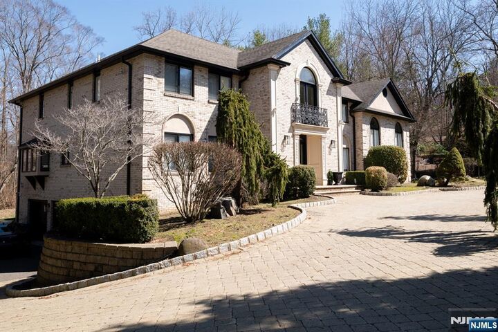 Property Photo:  250 Truman Drive  NJ 07626 