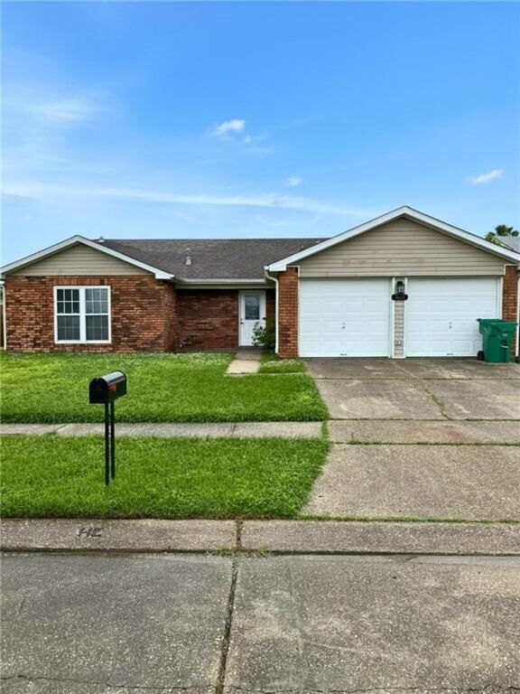 Property Photo:  1028 W Kingsway Drive  LA 70056 