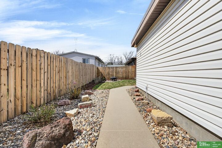 Property Photo:  2105 Sandstone Road  NE 68512 