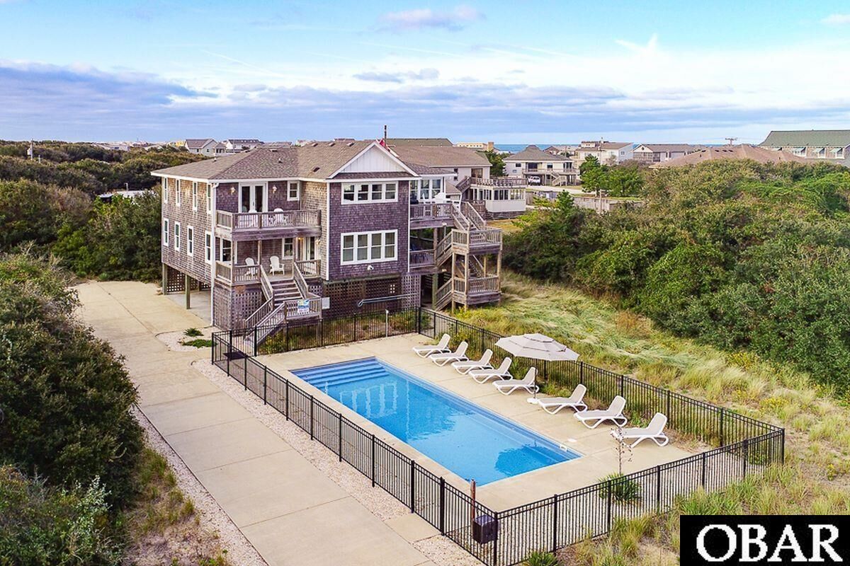 Property Photo:  12 Fourth Avenue  NC 27949 