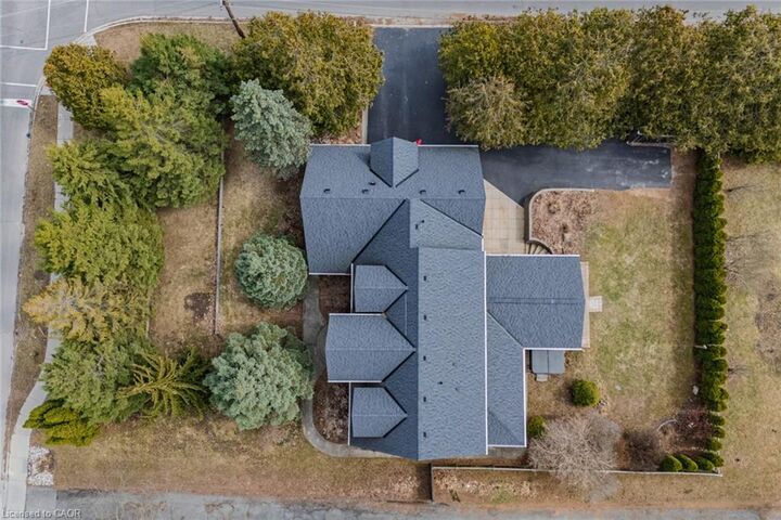 Photo de la propriété:  208 Victoria Street  ON N3Y 4K2 