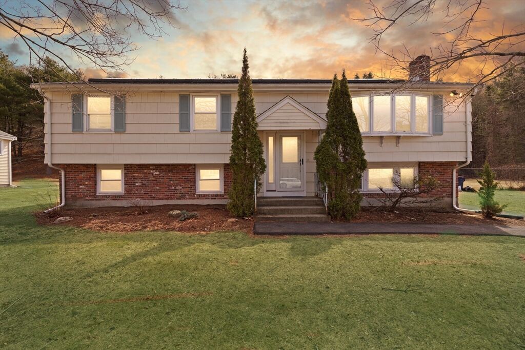 Property Photo:  26 Sandy Ridge Cir  MA 02067 