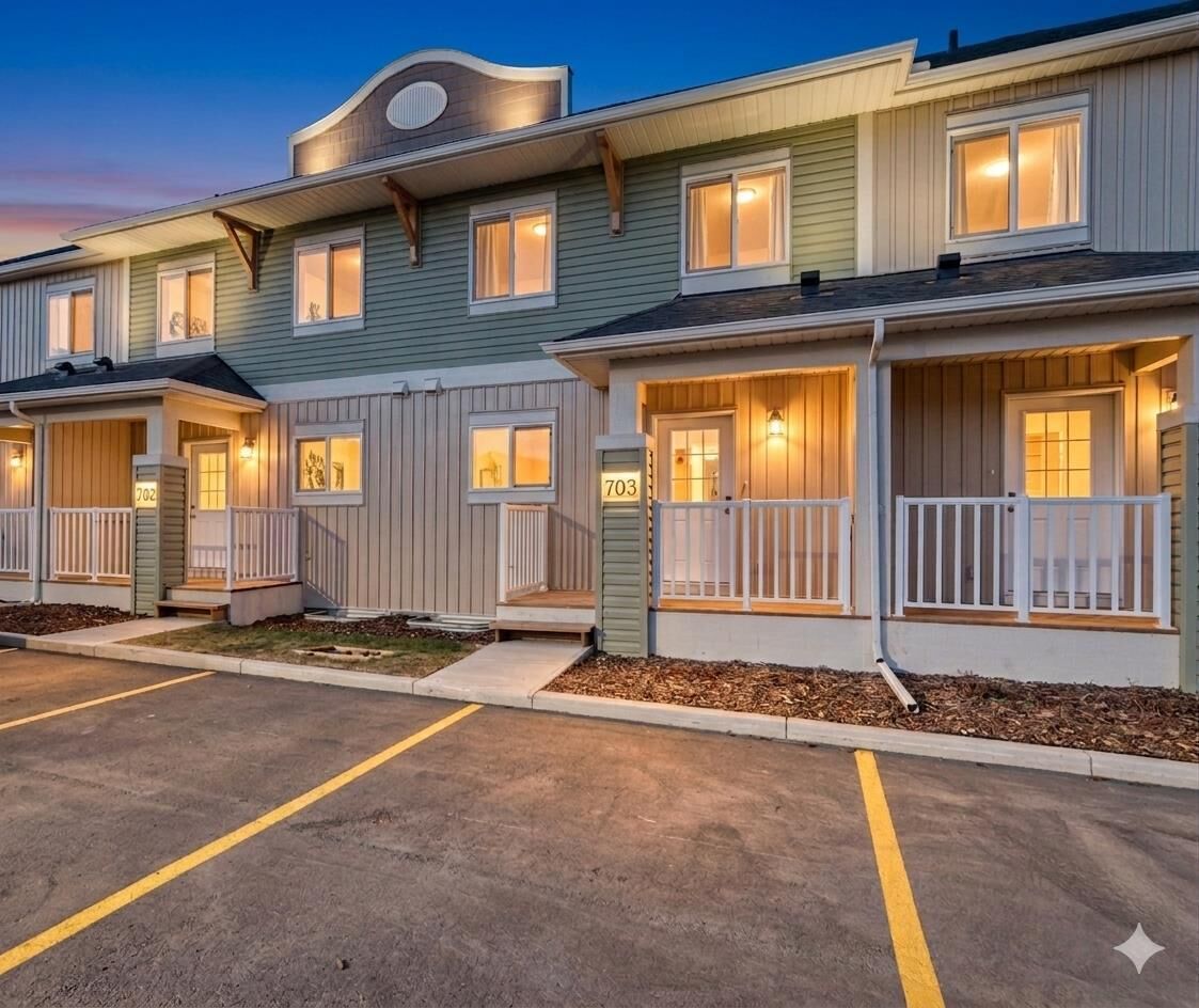 Property Photo:  703 Clover Road  AB T0M 0N0 