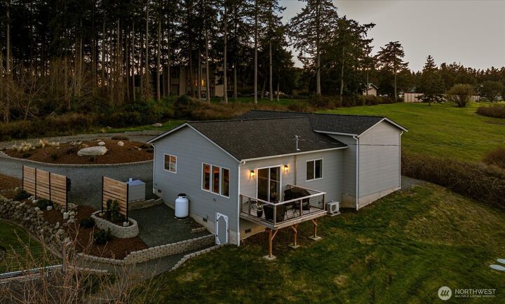 Property Photo:  1387  Scenic Heights Road  WA 98277 