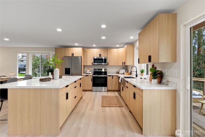 Property Photo:  33343  12th Avenue SW  WA 98023 
