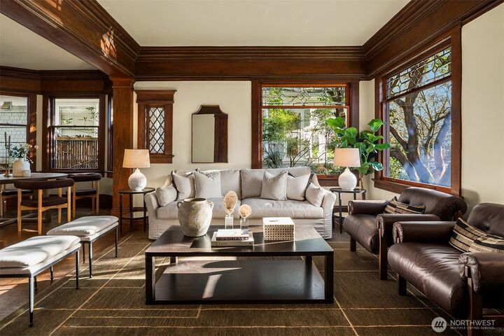 Property Photo:  952  16th Avenue E  WA 98112 