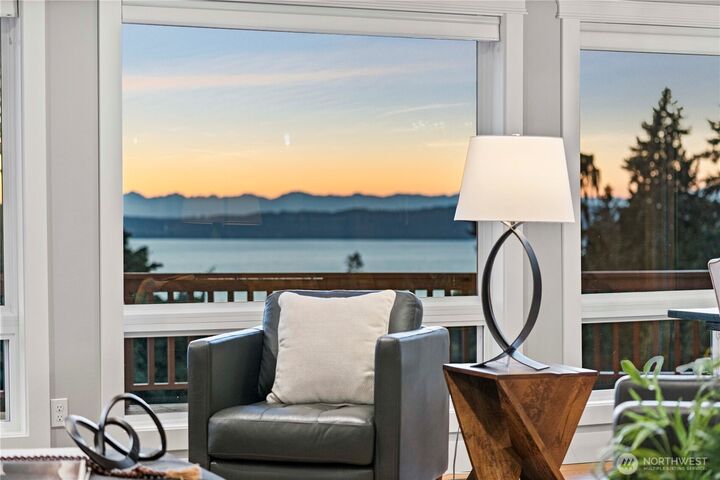 Property Photo:  28601  13th Avenue S  WA 98003 