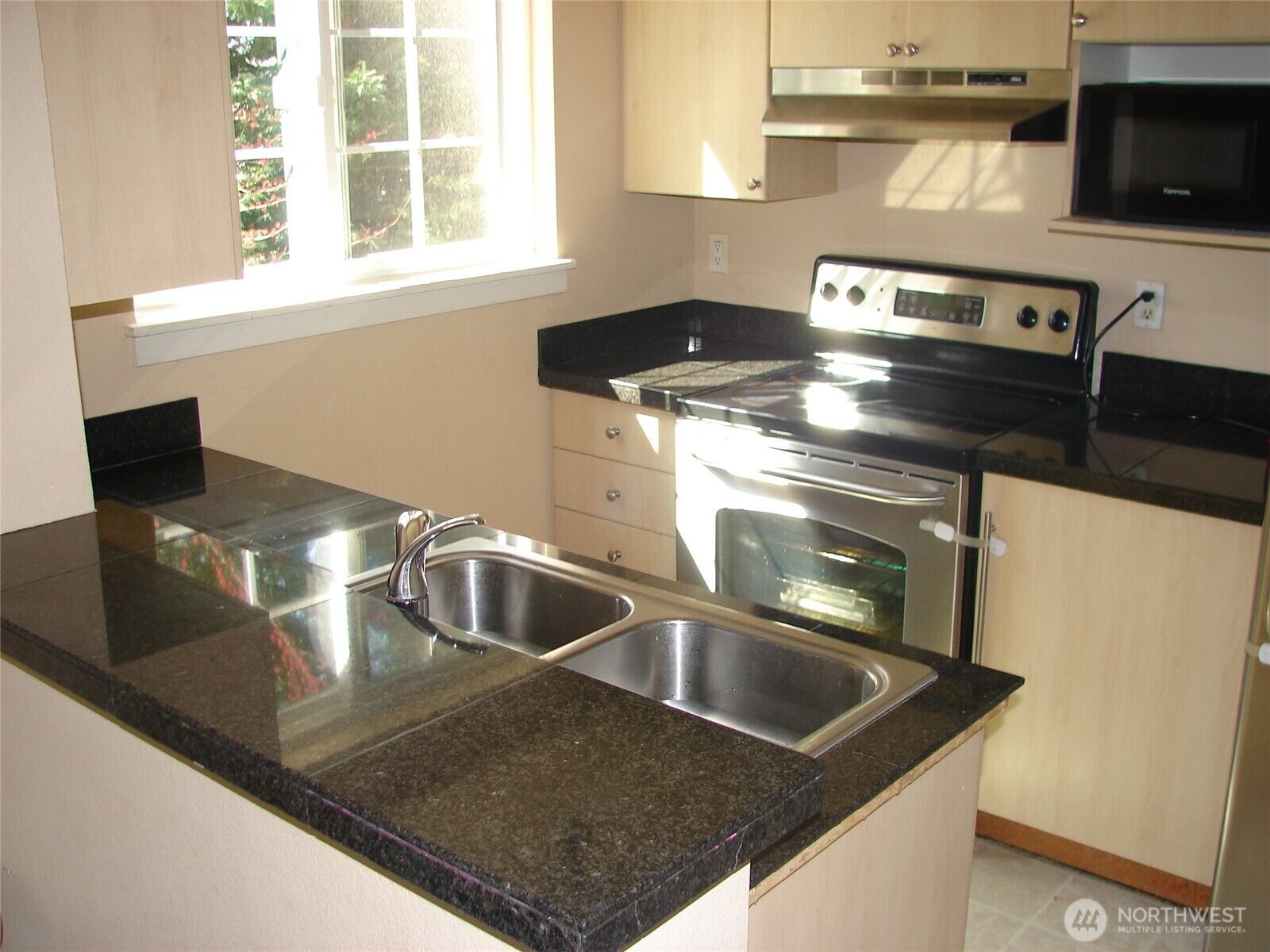 Property Photo: 10605 SE 261st Place D302 WA 98030