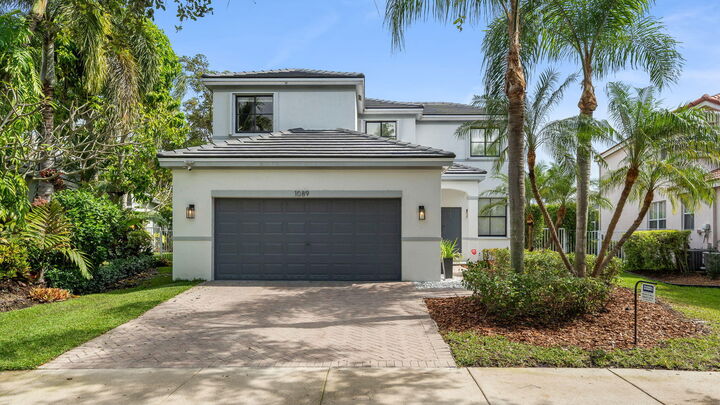 Property Photo: 1089 Tupelo Way FL 33327