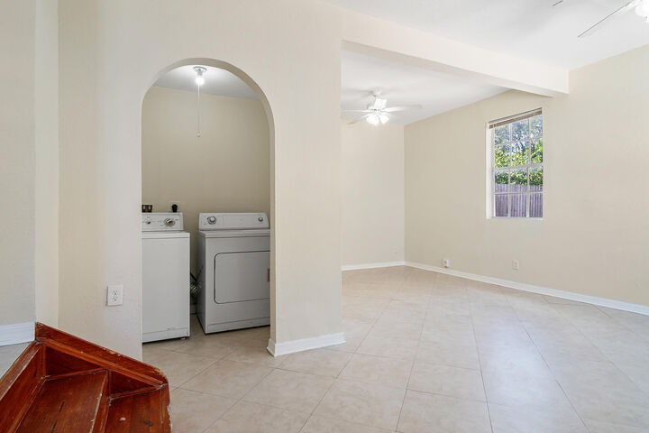 Property Photo:  215 S Federal Highway #2 Rear  FL 33460 