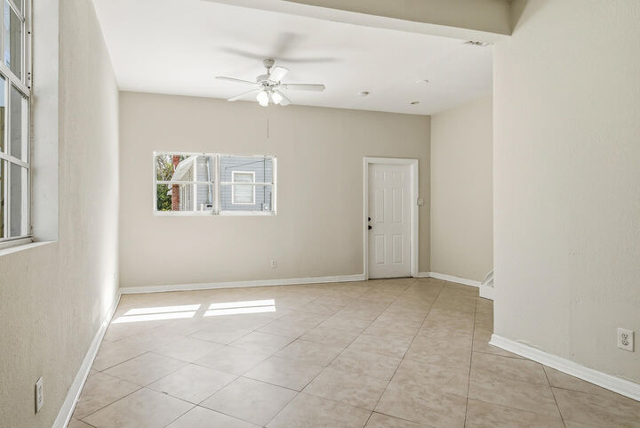 Property Photo:  215 S Federal Highway #2 Rear  FL 33460 