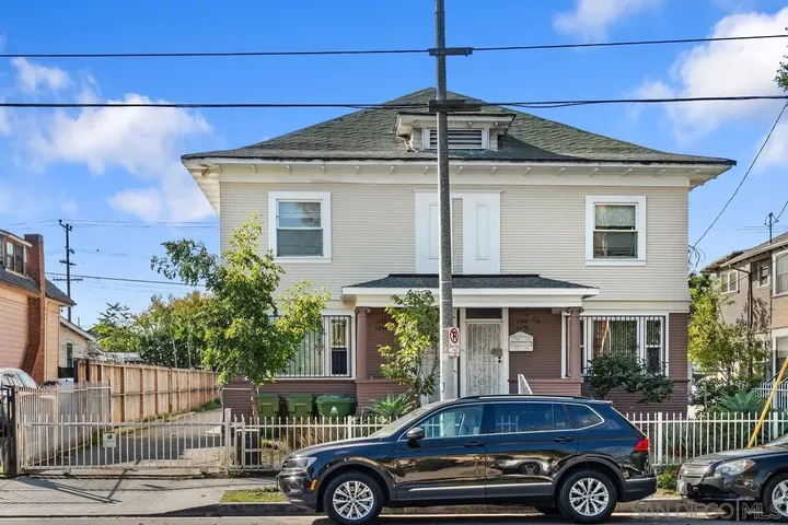 Property Photo:  1276 W 22nd St  CA 90007 