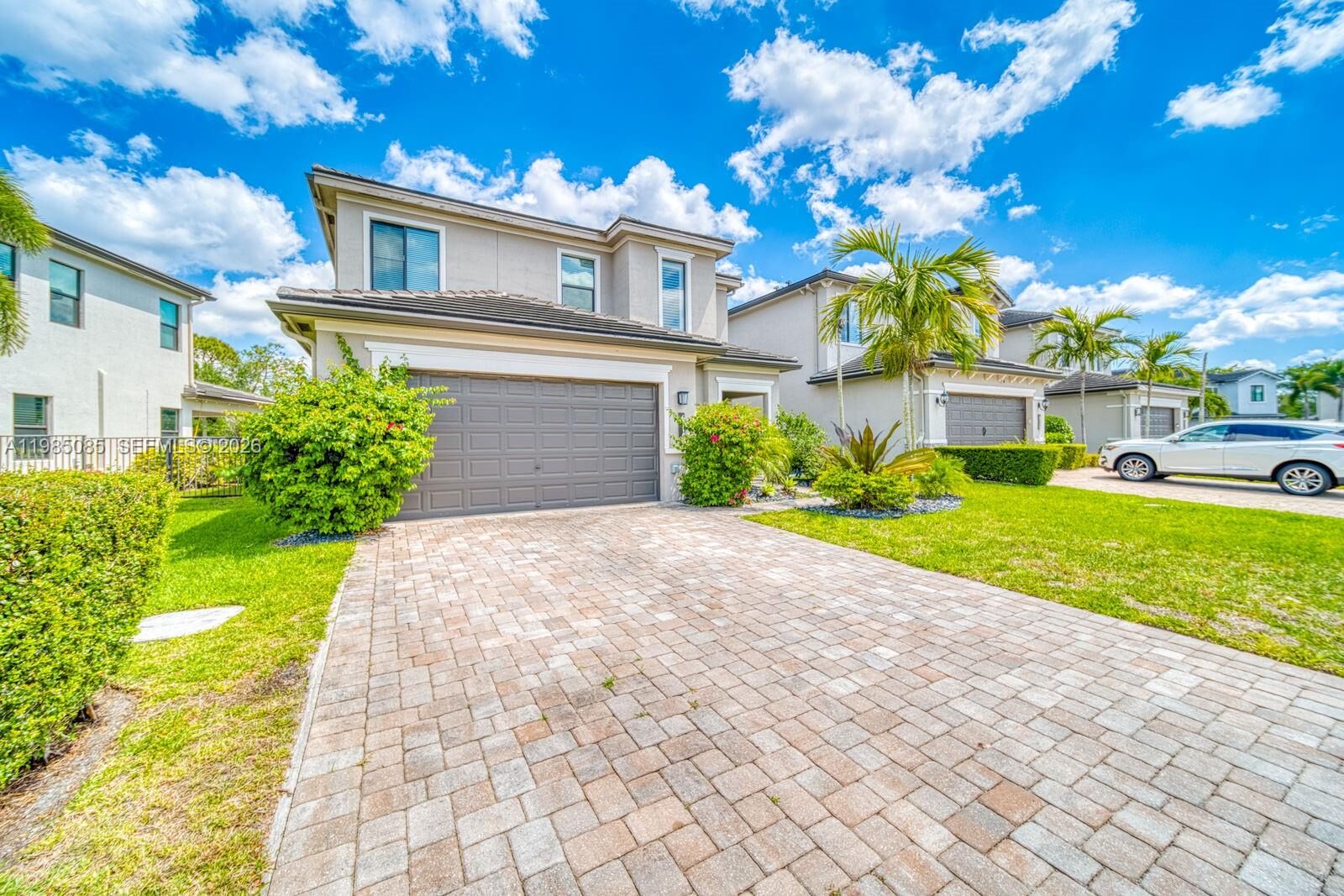 Property Photo:  6114 Yerba Buena Ct  FL 33467 