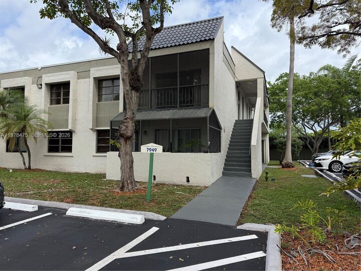 Property Photo:  7949 SW 104 St 213-D  FL 33156 