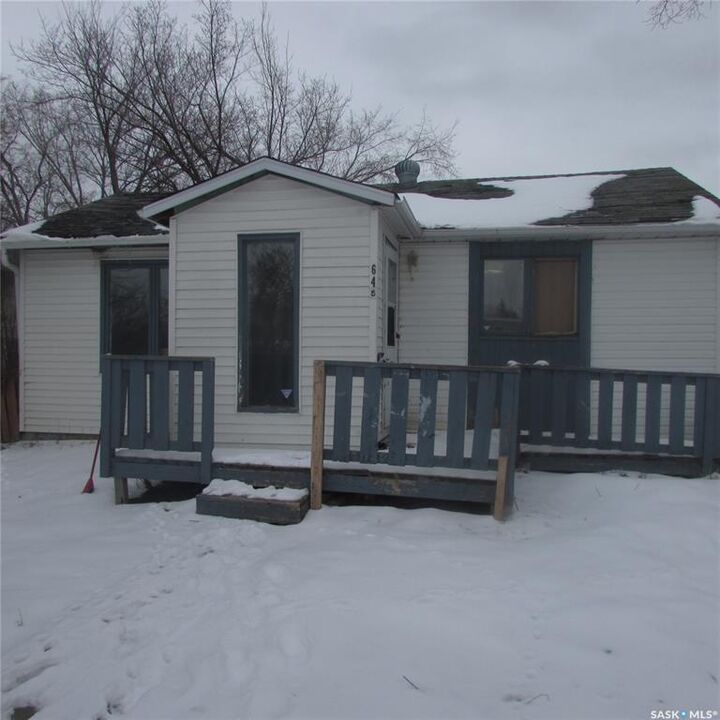 Property Photo:  645 Montague Street  SK S4T 3G8 