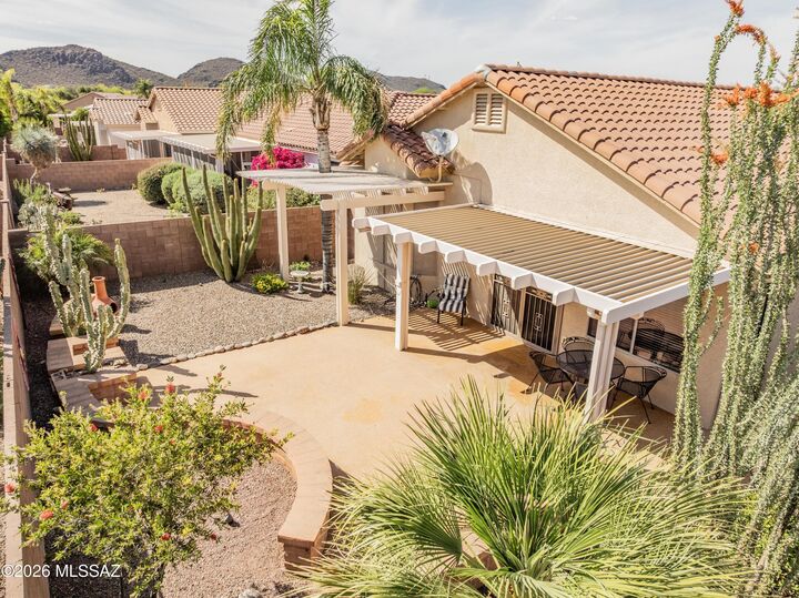 Property Photo:  7618 W Madrigal Drive  AZ 85743 