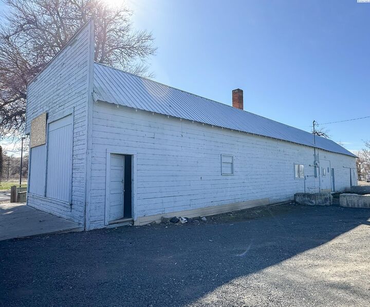 Property Photo:  100902 W Foisy Rd  WA 99350 