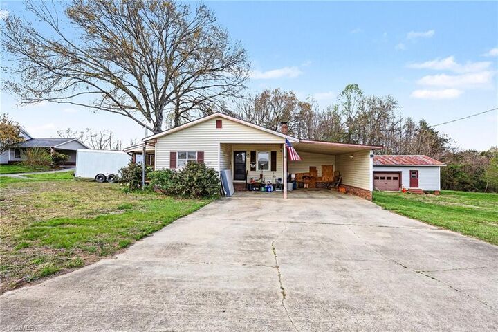 Property Photo: 1817 Amostown Road NC 27046